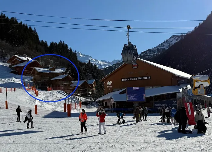 Meribel Centre La Chaudanne, Real Ski In And Out Right On Slopes, 3 Bedrooms 2 Bathrooms, Newly Renovated, Chalet L'Eperviere